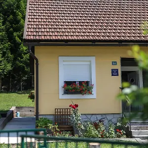 Vikendica House Provance, Brod na Kupi